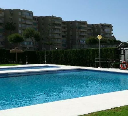 Playa La Cala In Front Of The Beach Free Parking Малага Екстериор снимка