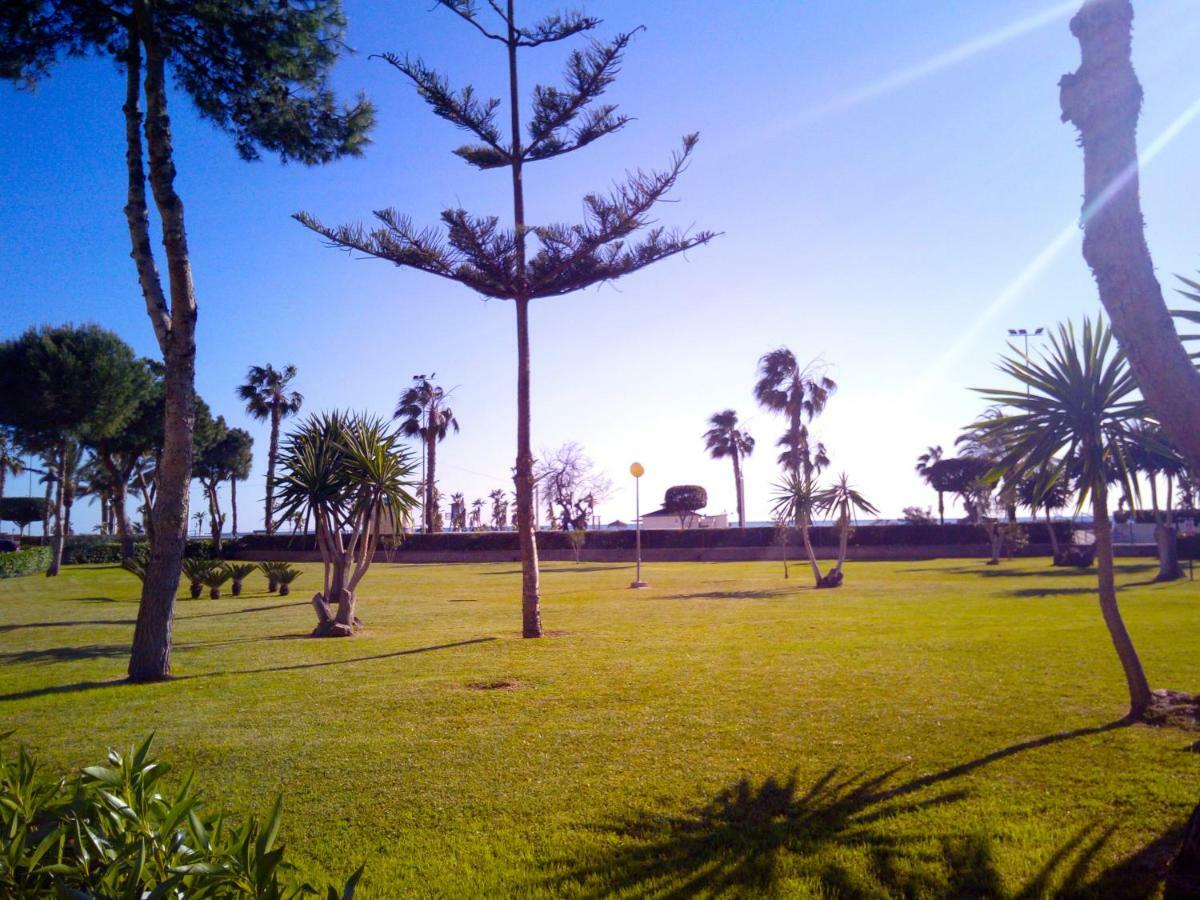 Playa La Cala In Front Of The Beach Free Parking Малага Екстериор снимка