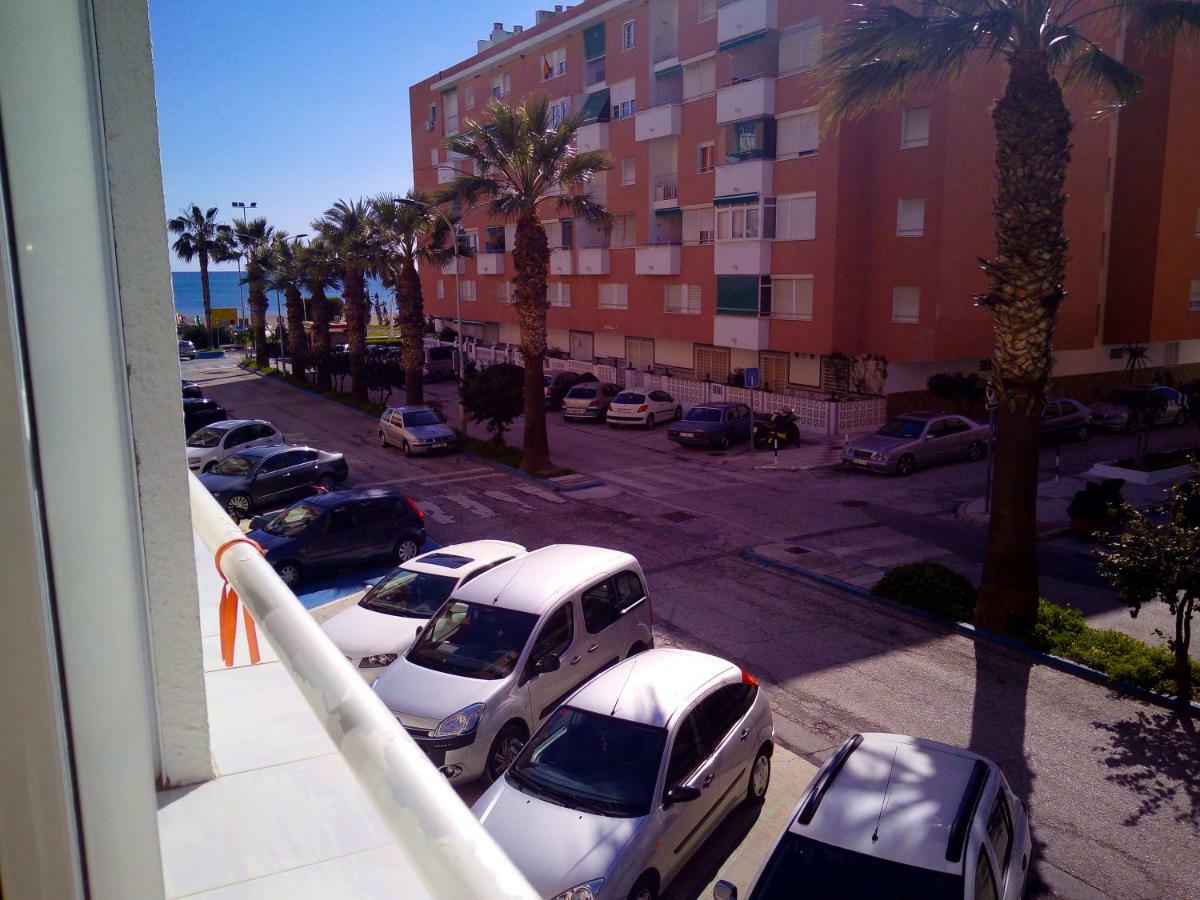Playa La Cala In Front Of The Beach Free Parking Малага Екстериор снимка